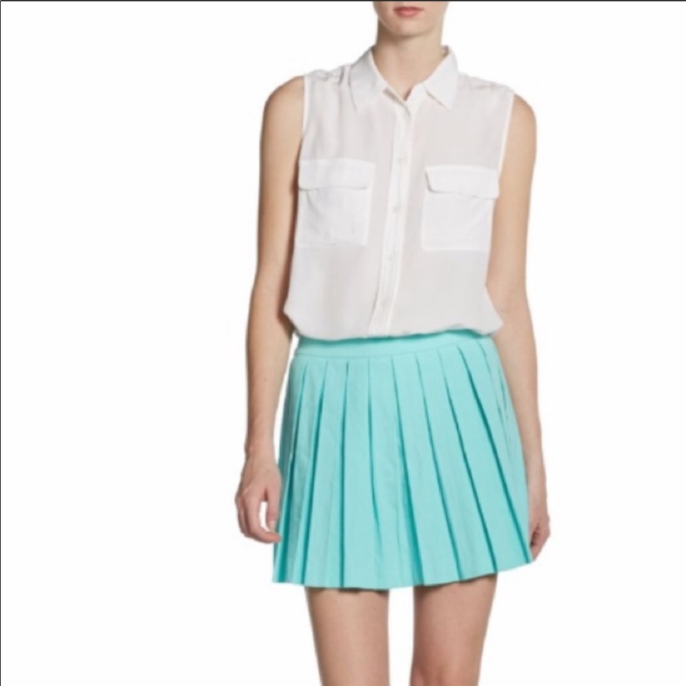 🎉HOST PICK🎉 ALICE + OLIVIA AQUA PLEATED SKIRT